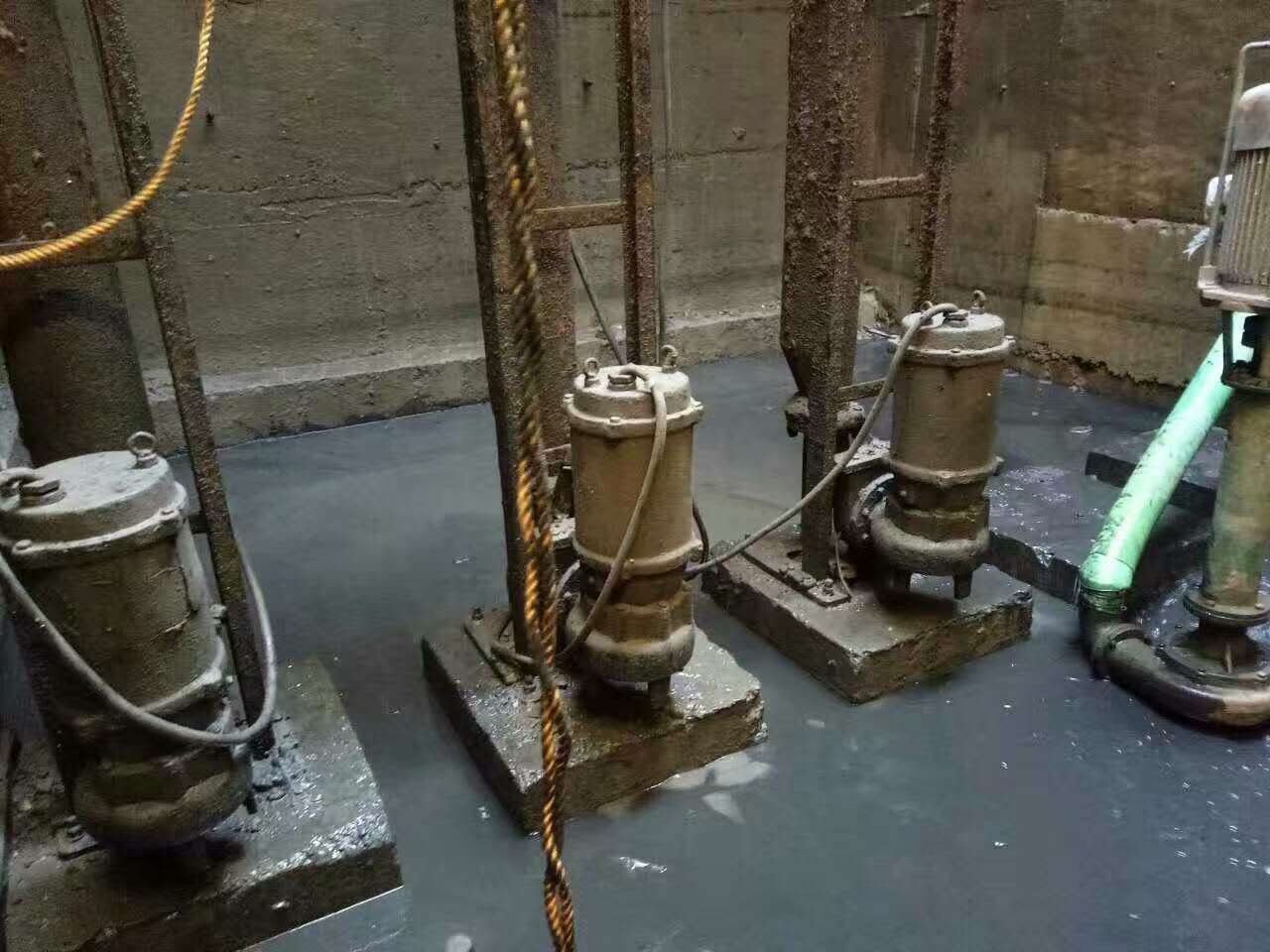 海北污水池清理