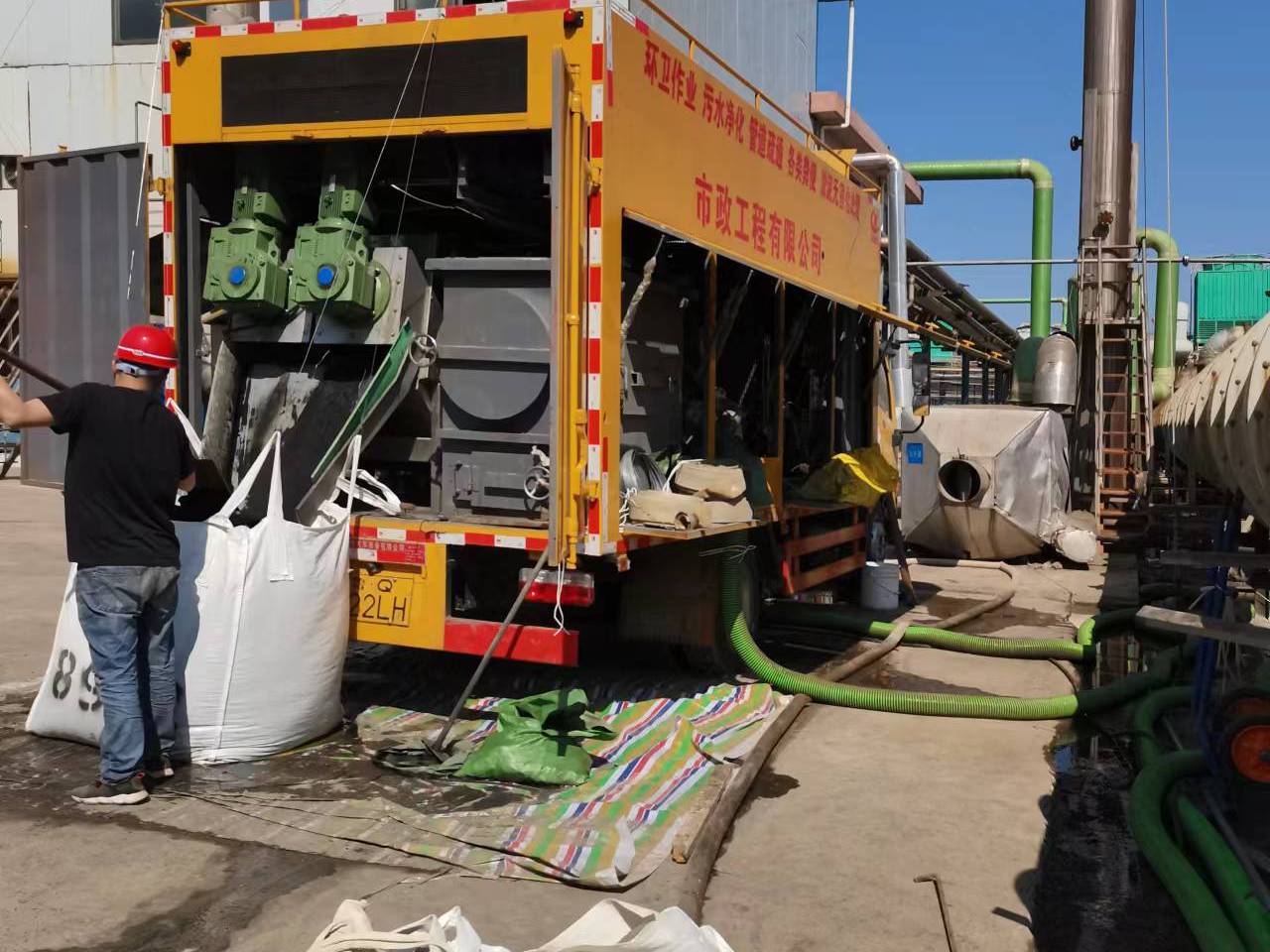 海北淤泥压干处理